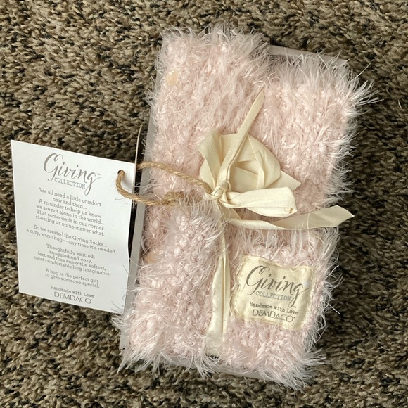 Demdaco Pink Fuzzy Giving Socks - Picture 2 of 5